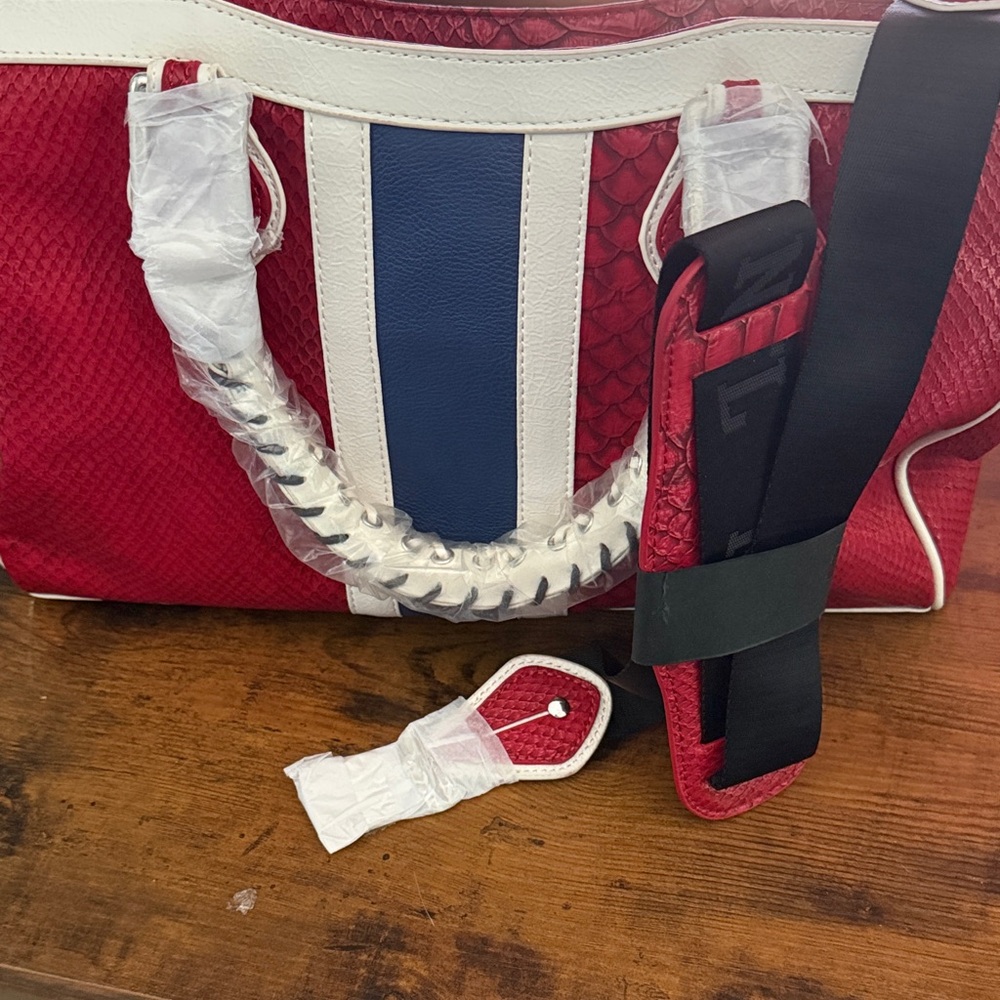 Nikki Chu x NFL Suite Team Limited Edition NY Giants Moto Satchel - Picture 7 of 8
